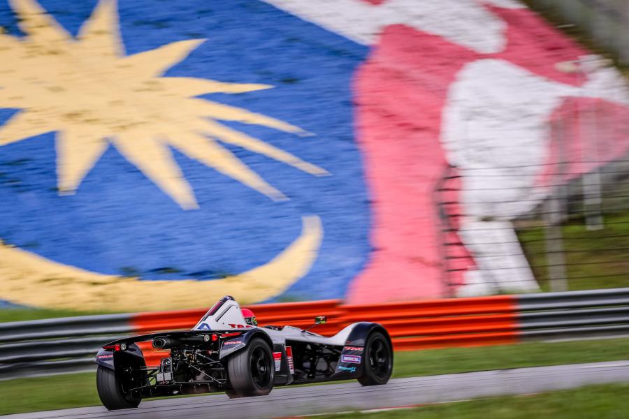  BAC Mono 2015 года  (фото 13 из 31)
